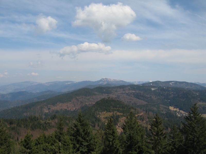 2009-04-11 (22) Belchen in distance